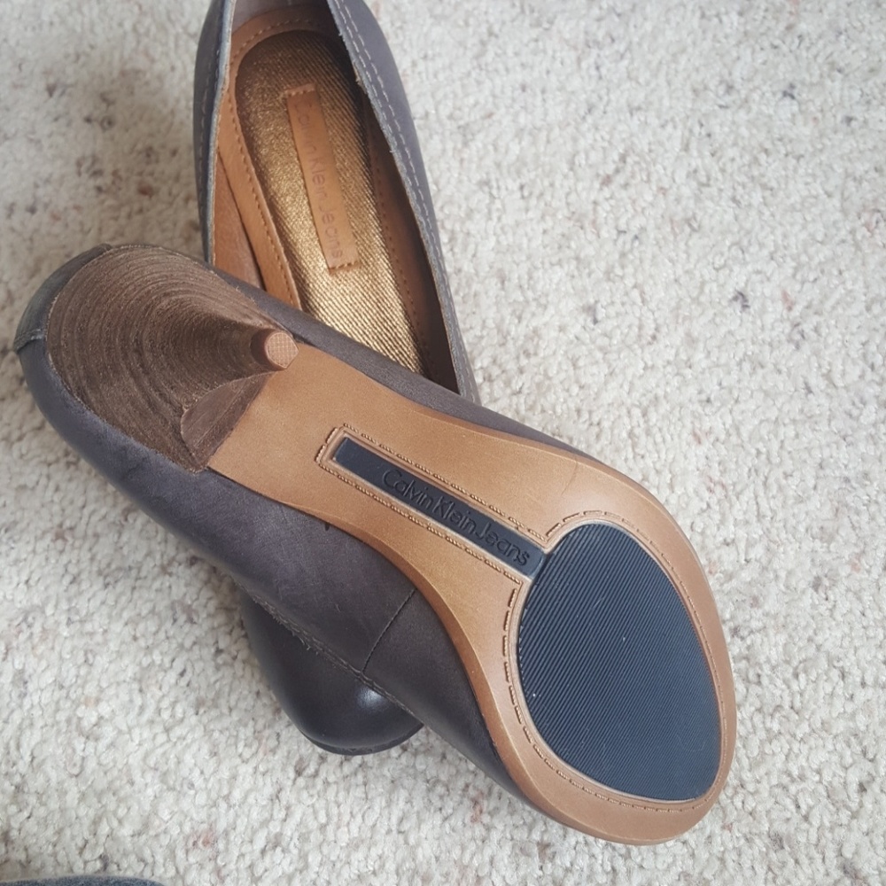 Pumps - Picture 4 of 4